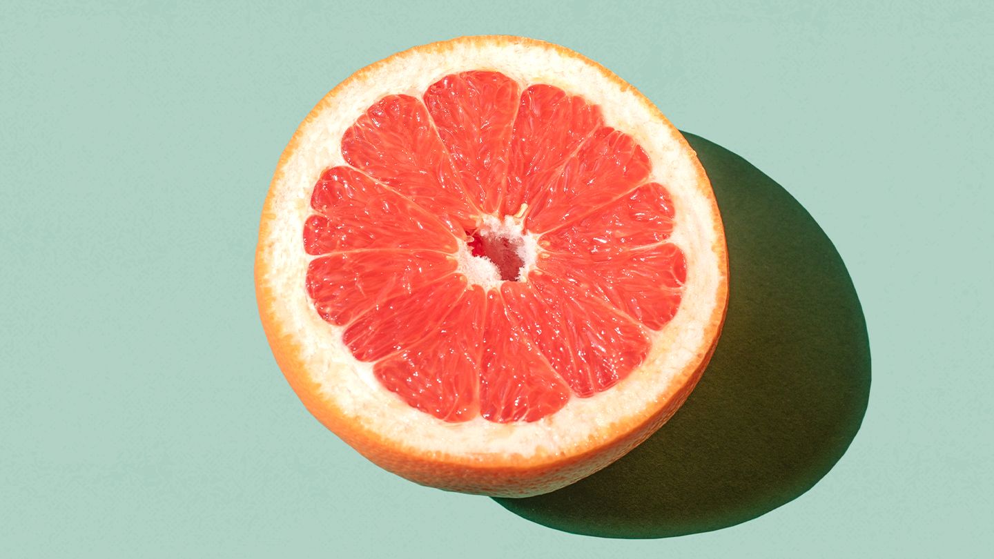 How Much Sugar is in Pink Grapefruit? Glycemic Impact and Serving Sizes